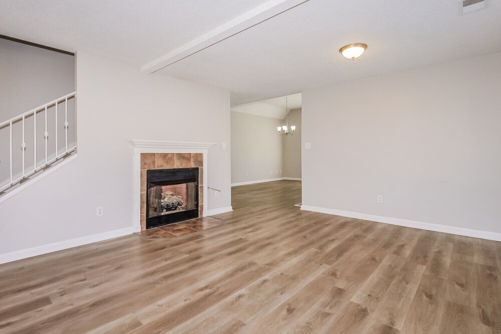 Building Photo - 8793 5 Oaks Dr W