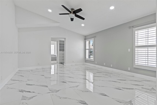 Building Photo - 6357 Brava Way