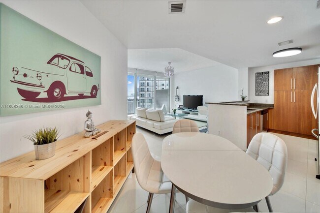 Building Photo - 300 S Biscayne Blvd