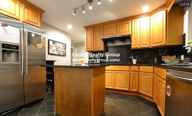 Building Photo - 26 Kenrick St