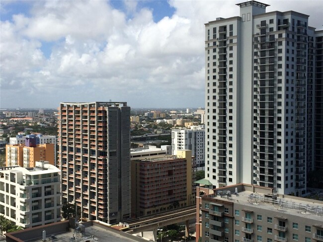 Building Photo - 1100 S Miami Ave