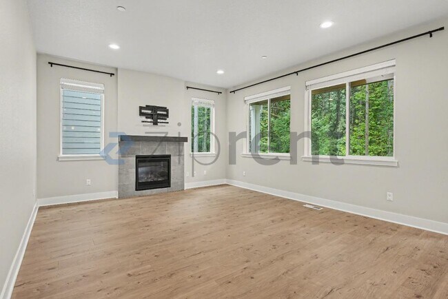 Building Photo - 8565 SW 176th Ave