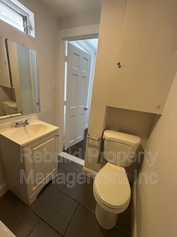 Building Photo - 5 S Conkling St