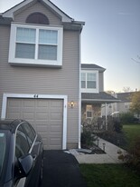 Building Photo - 44 Ebony Ct