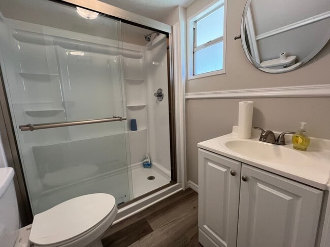 Building Photo - Charming 2 Bedroom  "Century Home" near do...