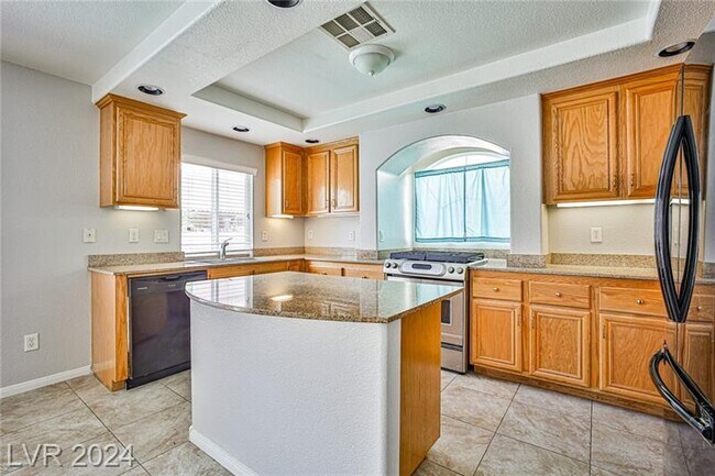 Building Photo - 6586 W Camero Ave