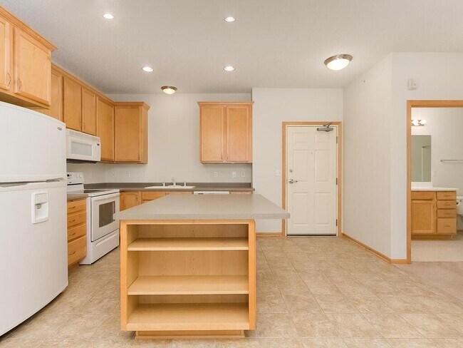 Building Photo - 3600 Wooddale Ave S