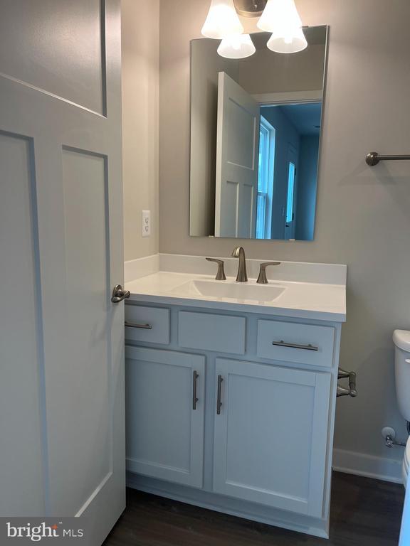 Building Photo - 90 Trotting Rd