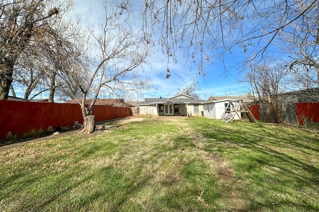 Building Photo - 972 NW 5th St