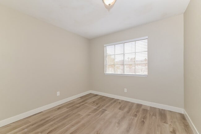 Building Photo - 1732 Blanchard Dr