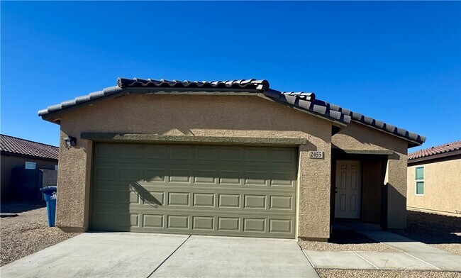 Primary Photo - 2455 Tapatio Dr
