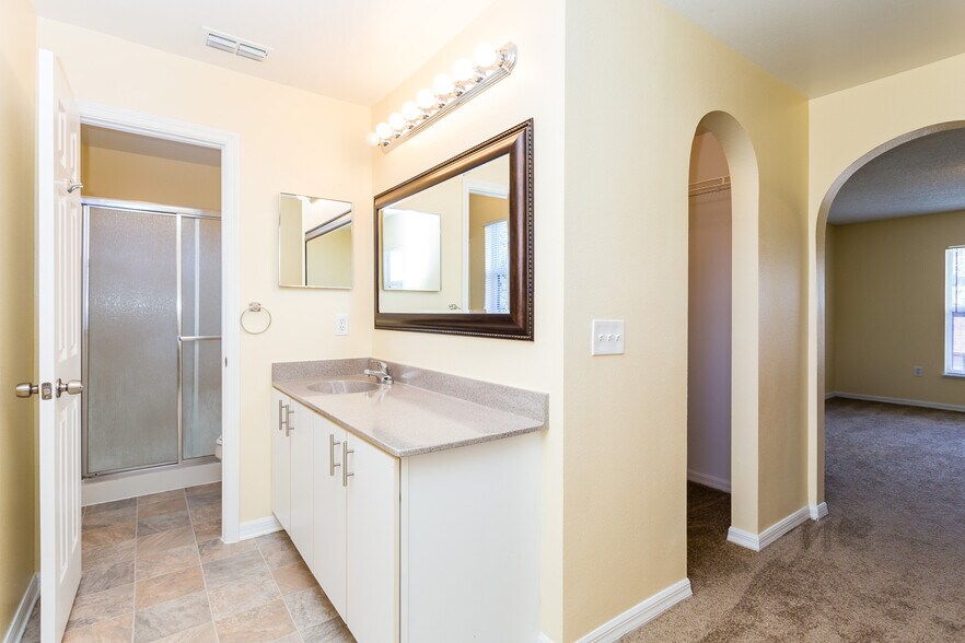 Building Photo - 616 Floridian Dr
