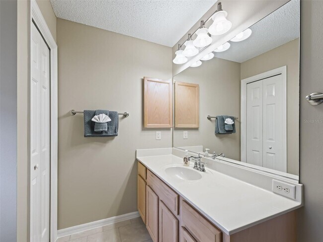 Building Photo - 1095 Blythe Way