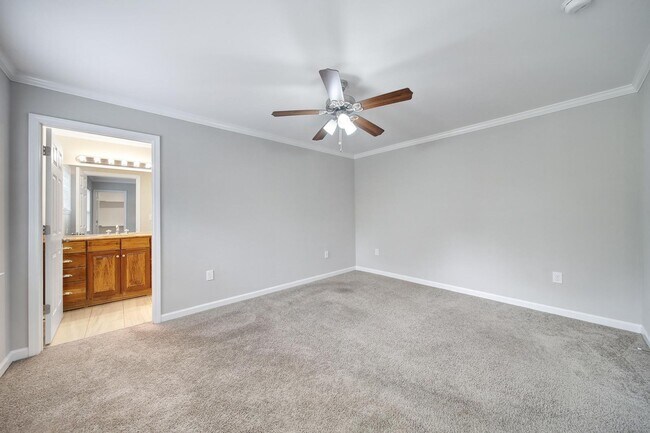 Building Photo - Beautiful Brick Home With Large Driveway