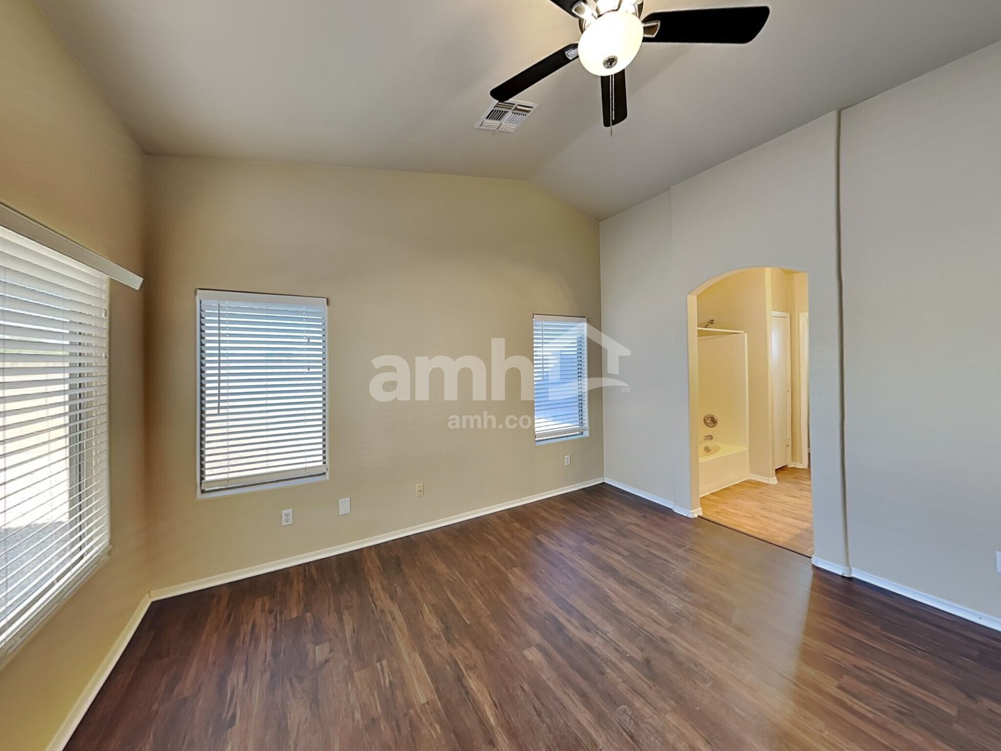 Building Photo - 15585 N Gil Balcome