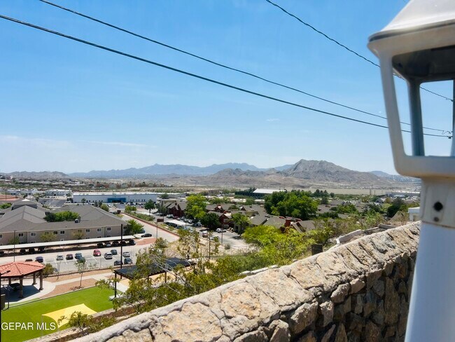 Building Photo - 356 Ridgemont Dr