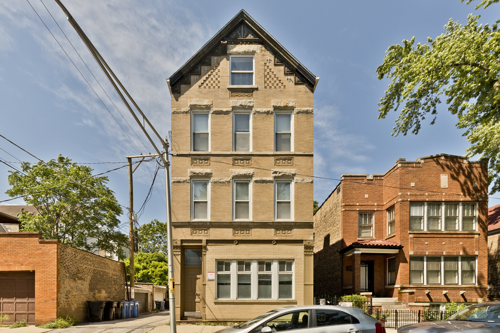 Building Photo - 2246 W Belden Ave