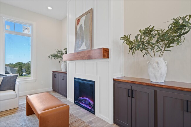 Building Photo - 5201 Buttercup Dr