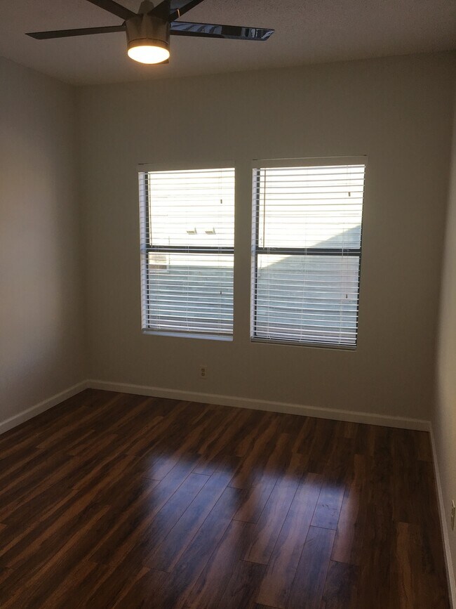 Building Photo - UT PRE LEASE: Updated 2 BR / 2 BA West Cam...
