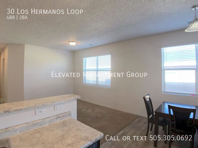 Building Photo - Spacious 4 Bedroom Los Lunas Home. Open la...