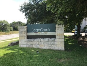 Building Photo - Great Location 2/2 BACKS TO NORTHEN WALNUT CREEK TRAIL