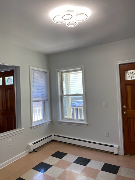 Building Photo - 61 Walden St