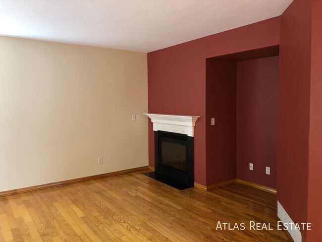 Building Photo - 1316 S Alton Ct