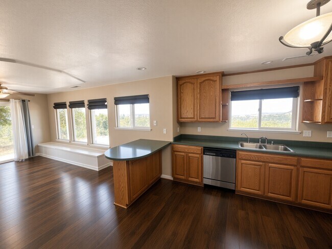 Building Photo - 12040 Twin Pines