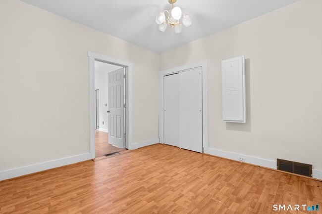 Building Photo - 242 Prospect St