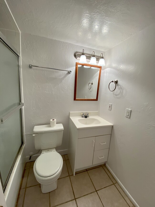 Building Photo - 6980 S Essex Court Cir