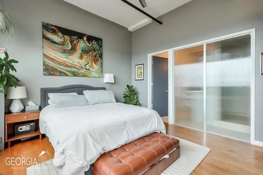 Building Photo - 426 Marietta St NW