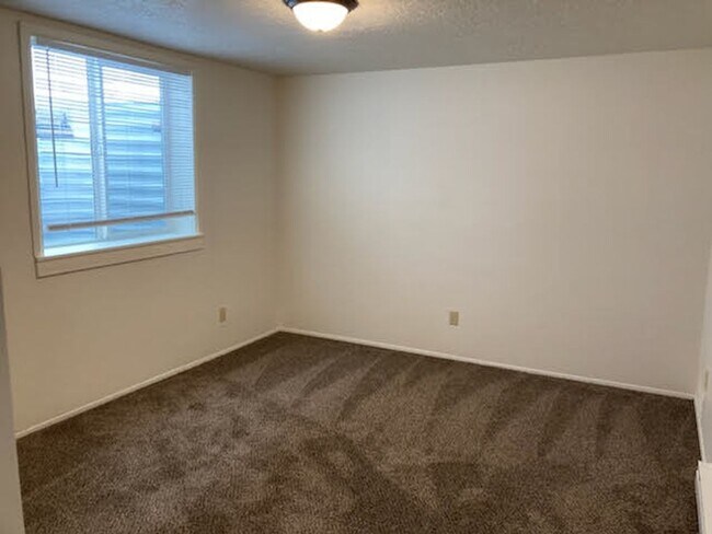 Building Photo - 12704-12706 E 31st Ave