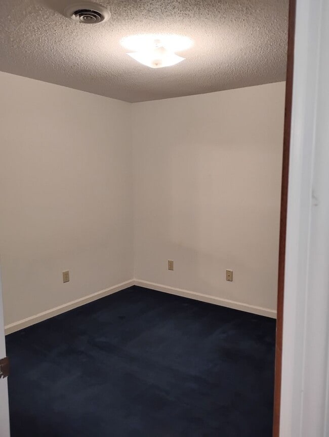 Building Photo - Unit 21F- Golf Colony