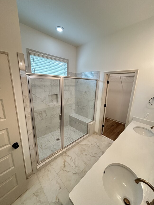 Building Photo - 9508 Dakota Dr