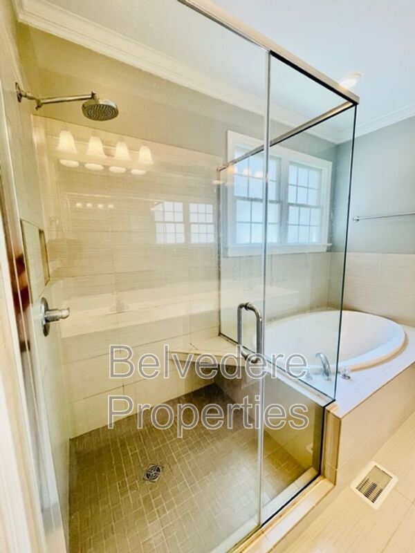 Building Photo - 4204 Peppervine Trail