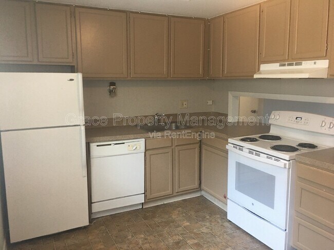 Building Photo - 2900 Eliot Cir