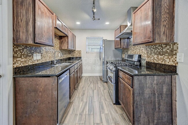 Building Photo - 14027 Blue Falls Dr