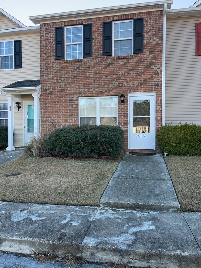 Primary Photo - 809 Timberlake Trail