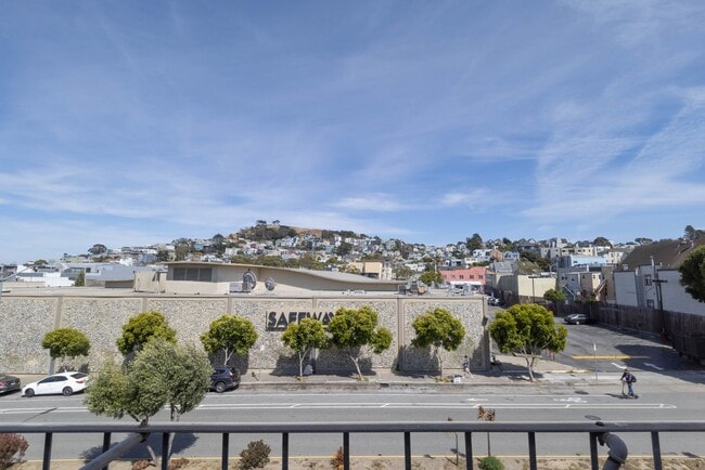 Building Photo - OPEN HOUSE: Tuesday (7/8)  6:00pm-6:30pm. ...