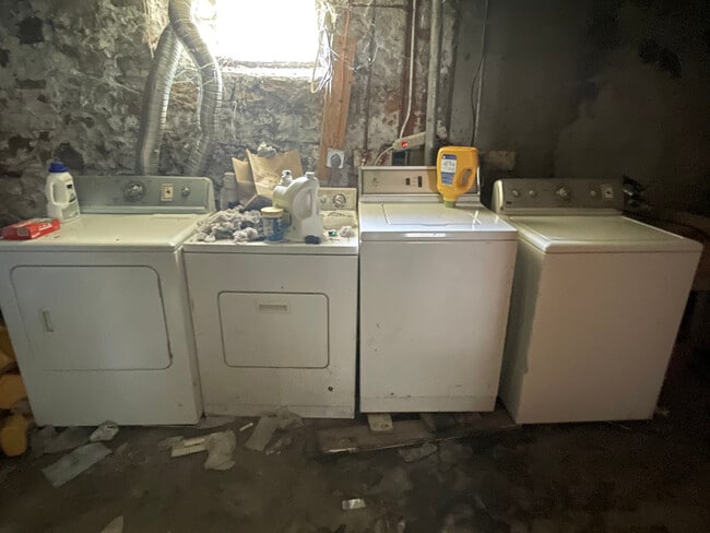 Building Photo - 111 Russett Rd