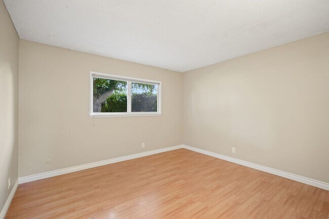 Building Photo - 3534 Hearst Dr