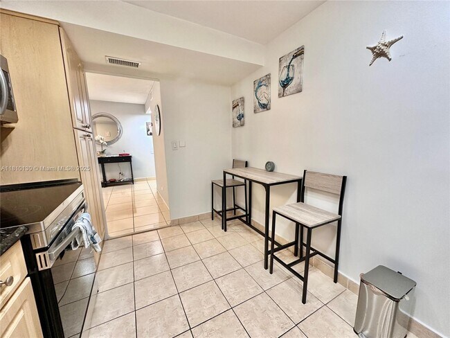 Building Photo - 6039 Collins Ave