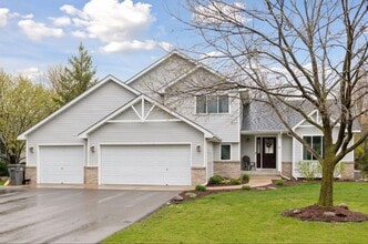 Building Photo - Beautiful Remodeled 5 Bedroom