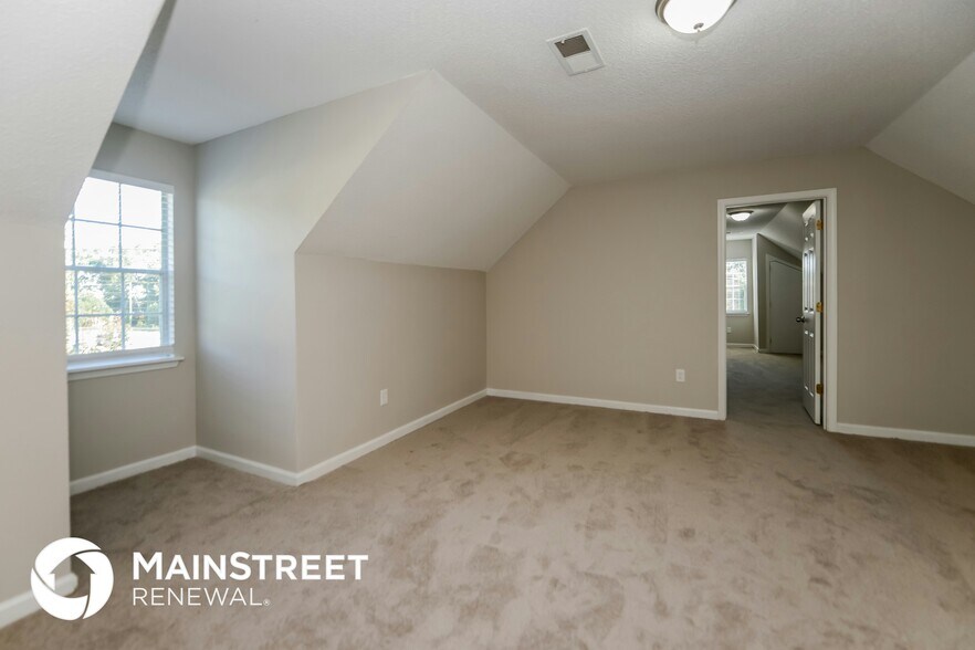 Building Photo - 141 The Esplanade Way SW