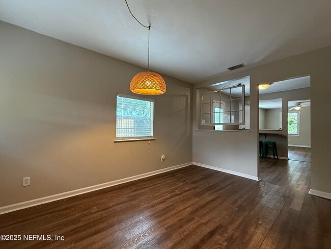 Building Photo - 509 Live Oak St
