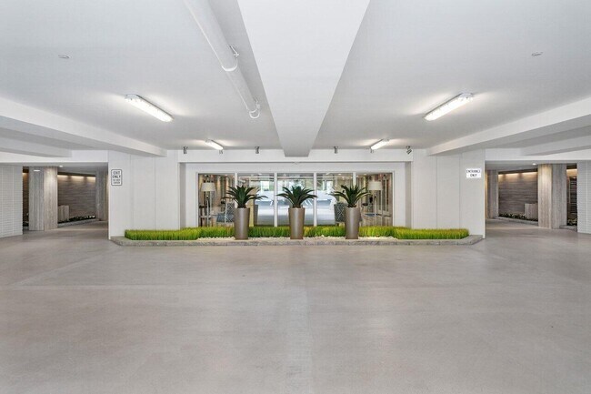 Building Photo - 2773 S Ocean Blvd
