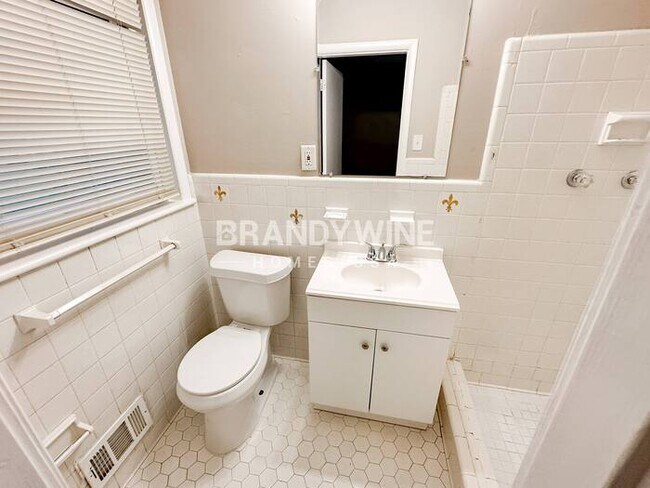 Building Photo - 2764 Scenic Terrace