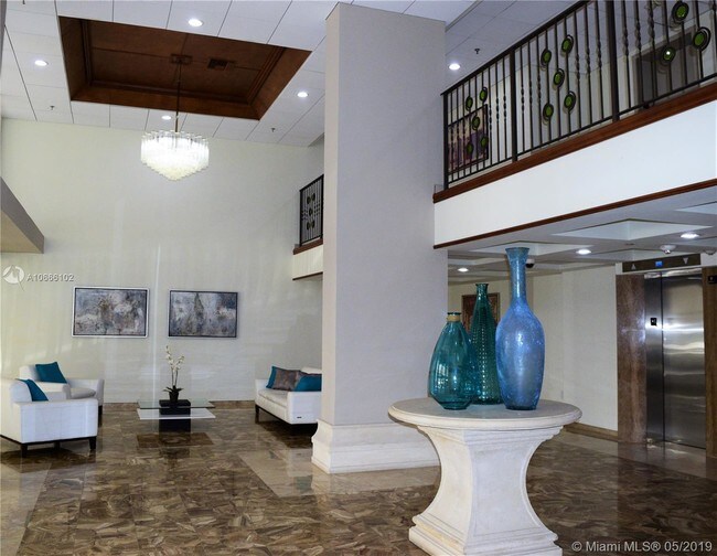 Building Photo - 6061 Collins Ave