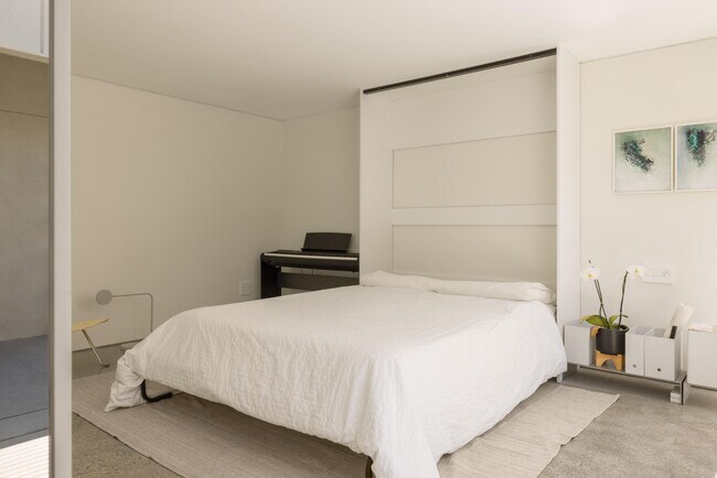 Building Photo - 483 Sandpiper St