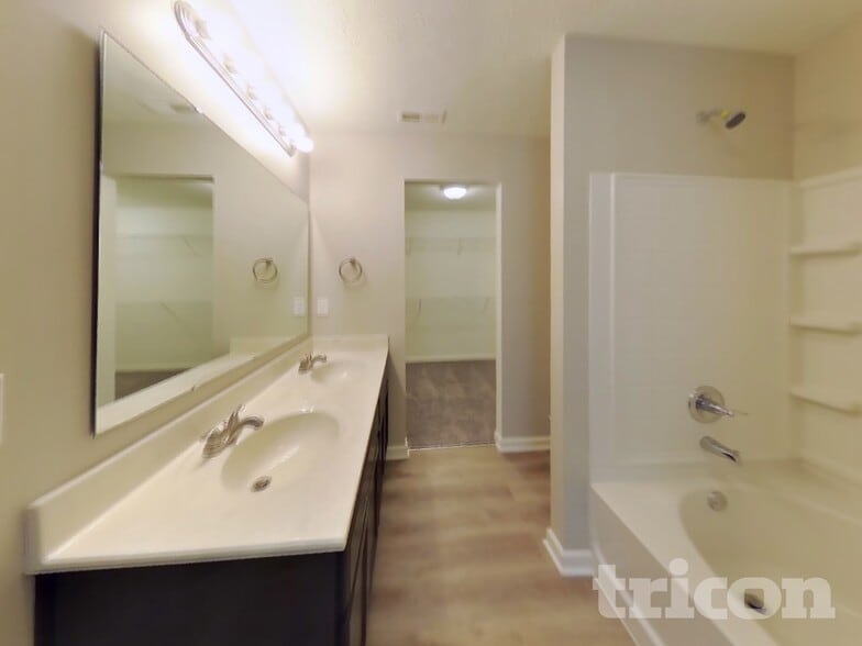 Building Photo - 818 Westpointe Dr